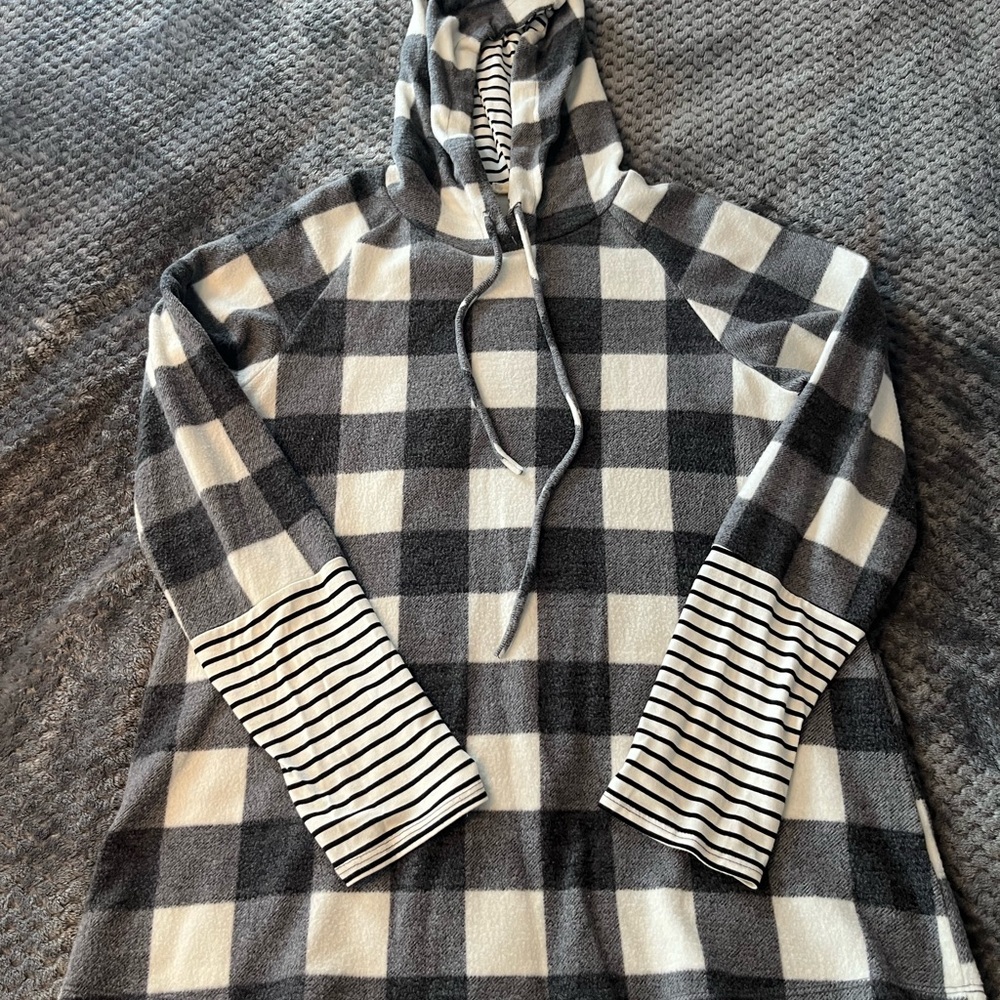 Women’s hooded sweatshirt